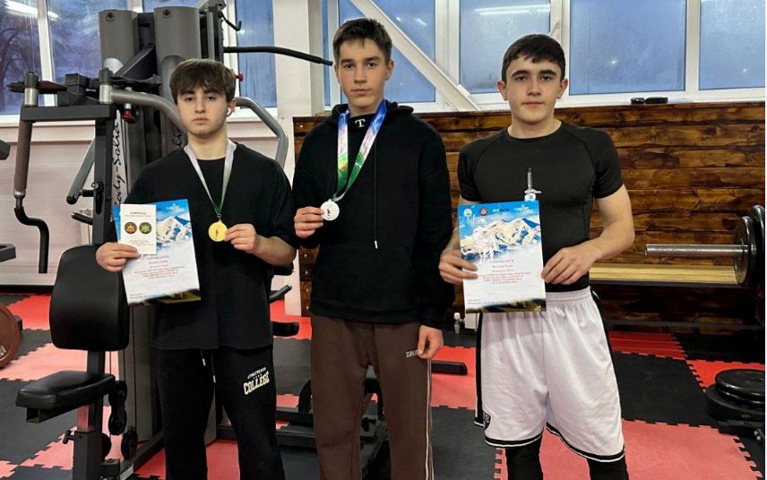 1-2 февраля в г. Баксан состоялся Чемпионат Кабардино-Балкарской Республики по пауэрлифтингу, жиму лежа, народному жиму, становой тяге и строгому подъему на бицепс по версии WRPF среди юношей старше 14 лет.