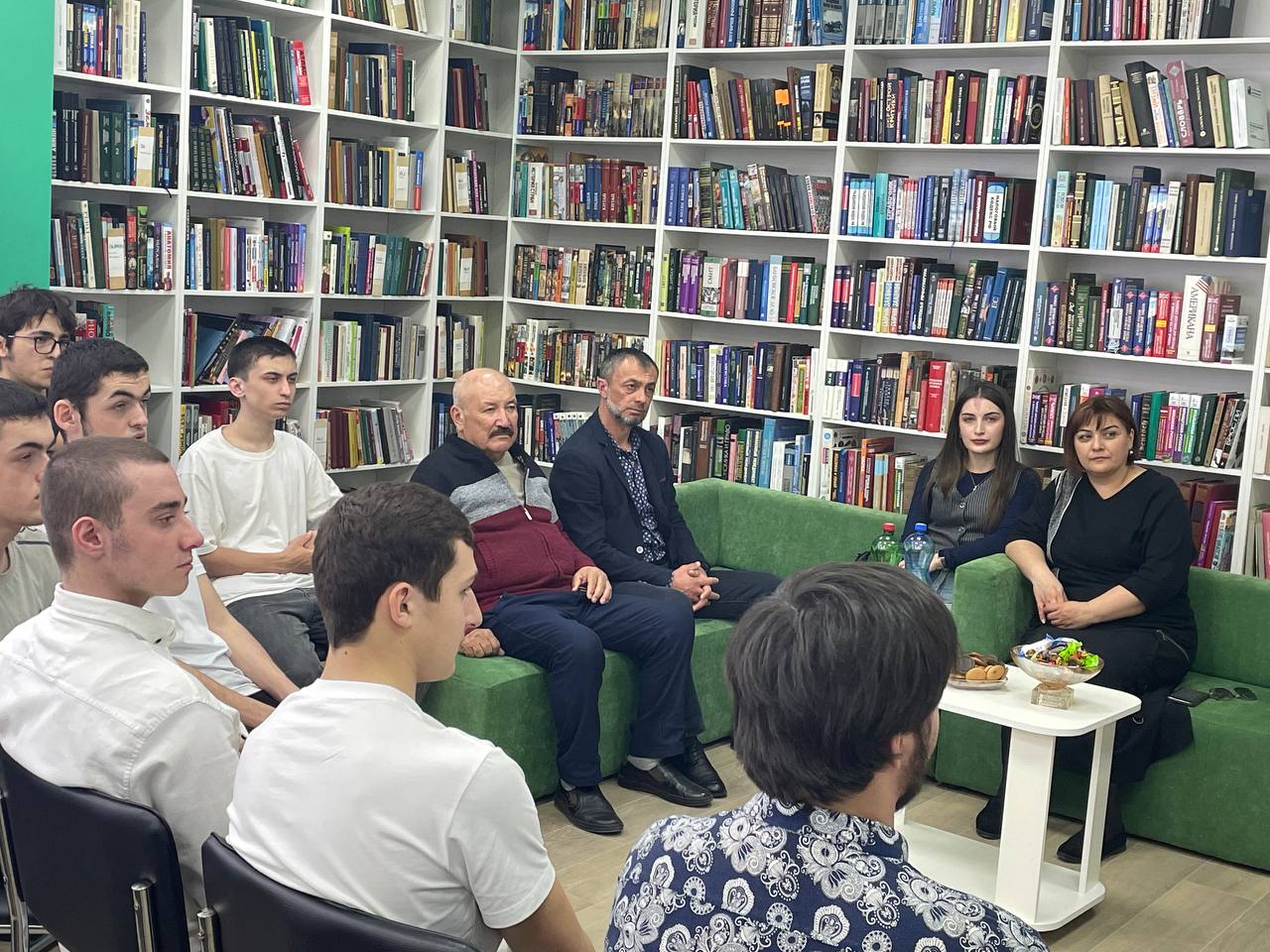 В Центральной районной библиотеке им. К.Мечиева прошел разговор о важном. 