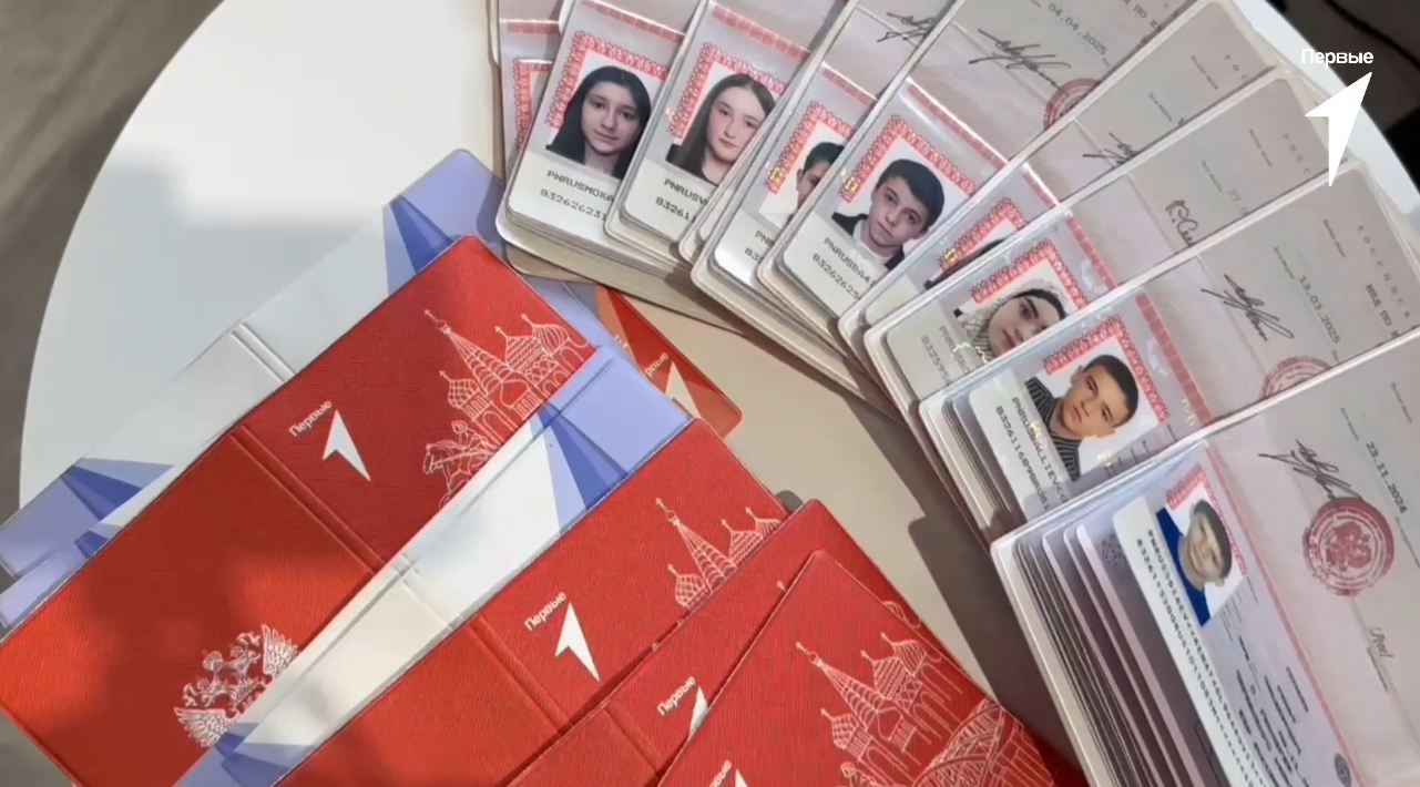 Ко Дню космонавтики и в рамках Всероссийского проекта «Мы – граждане России!» в Молодёжном центре прошло торжественное вручение паспортов юным гражданам Черекского района! 