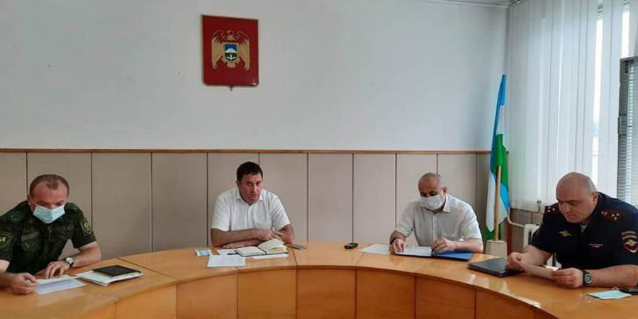 Уделять пристальное внимание несовершеннолетним